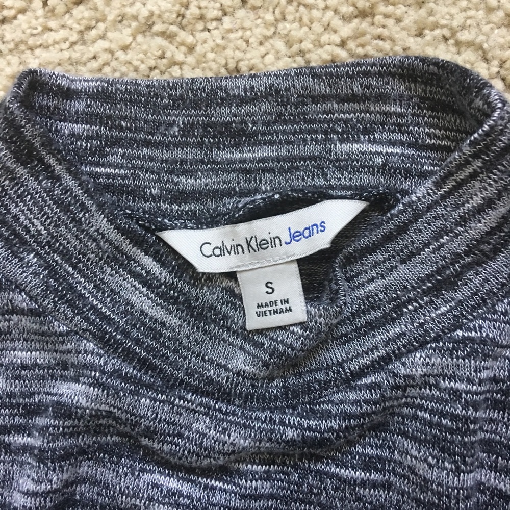 Calvin Klein crop top - Picture 2 of 2